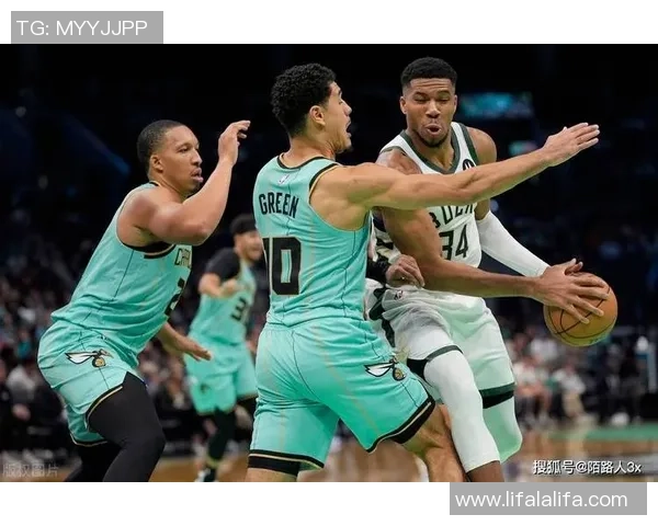 黄蜂与雄鹿激战11月27日球迷期待精彩对决与精彩瞬间